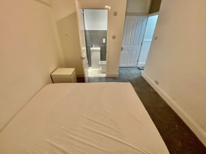 Photo 25- click for photo gallery